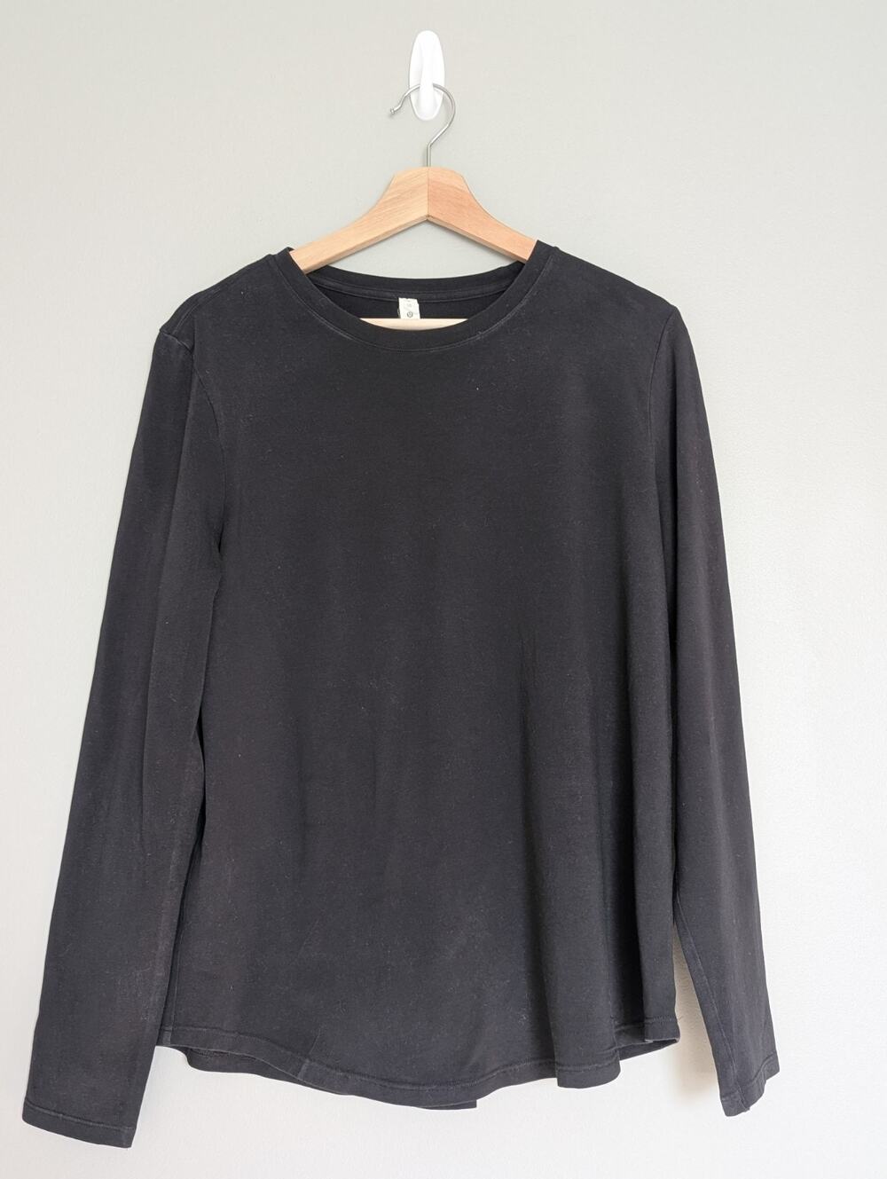 Lululemon Black Long Sleeve Base Layer Top Size 10 Crew Neck Athletic Shirt Wash